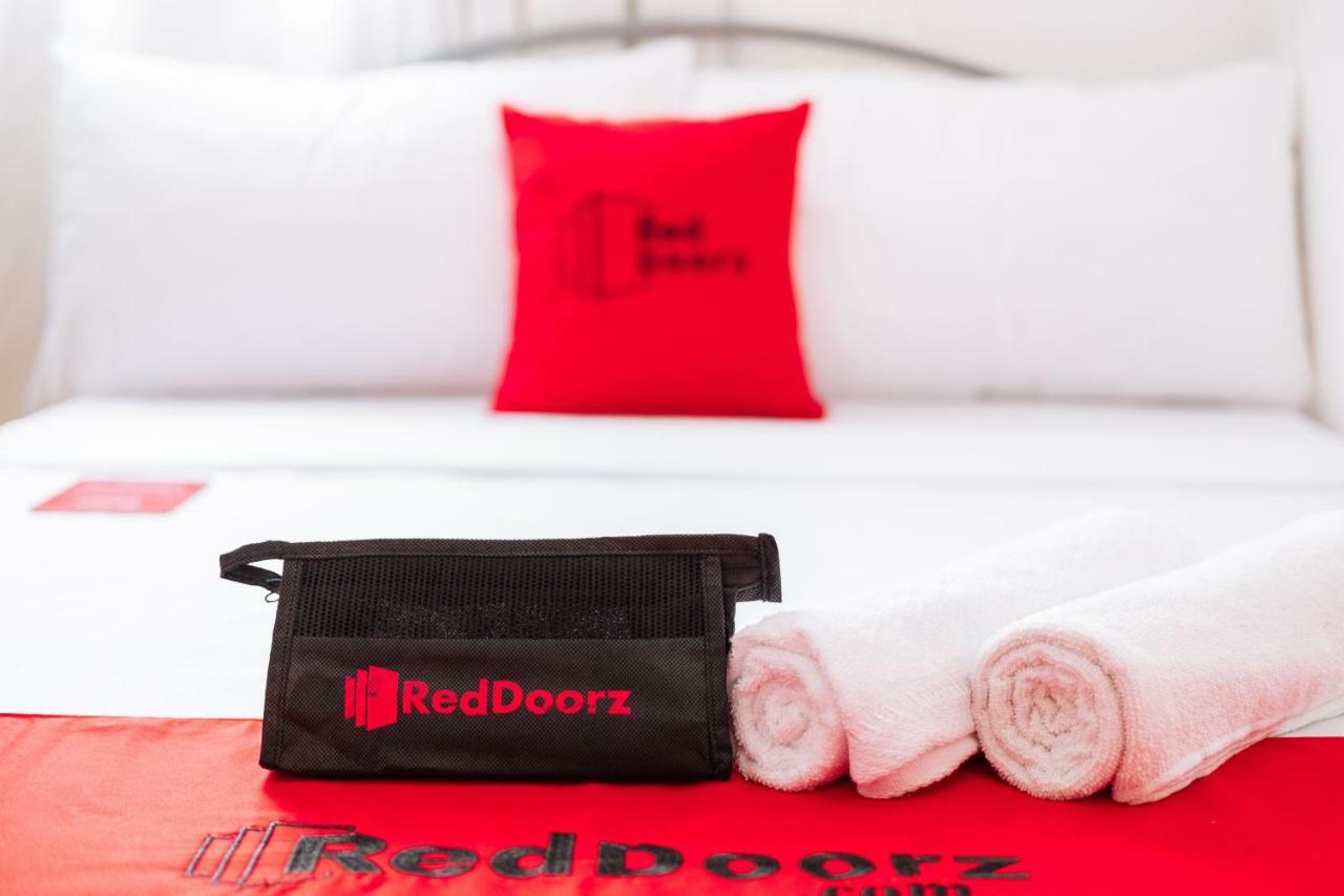 Reddoorz Premium @ Amaia Skies Avenida マニラ市 エクステリア 写真